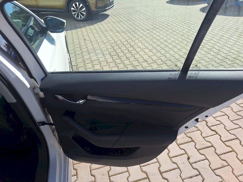 Škoda Octavia (2023) Combi / 1.5TSI / 110kW / 6MP / - fotka 26 z 30