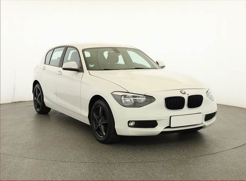 BMW Řada 1 (2014) 116d, Navi, Tempomat - fotografie inzerátu