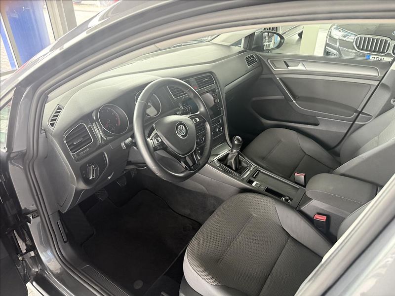 Volkswagen Golf 1,4   TSI,COMFORTLINE,SERVISKA - fotka 7 z 26