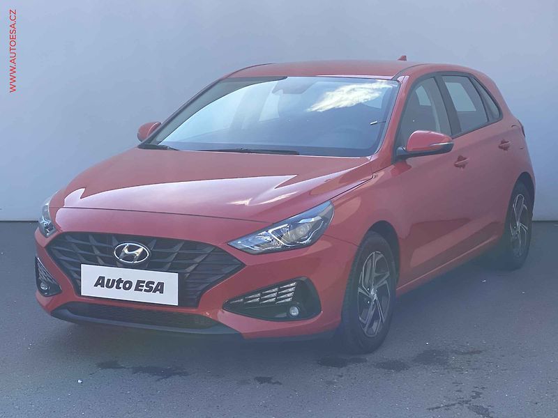 Hyundai i30 (2023) 1.5 DPi, 1.maj,ČR, servis - fotka 3 z 18