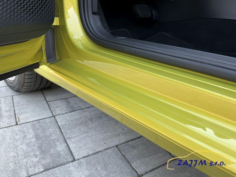 Volkswagen Golf 2.0TDI 110kw DSG + kamera - fotka 32 z 51