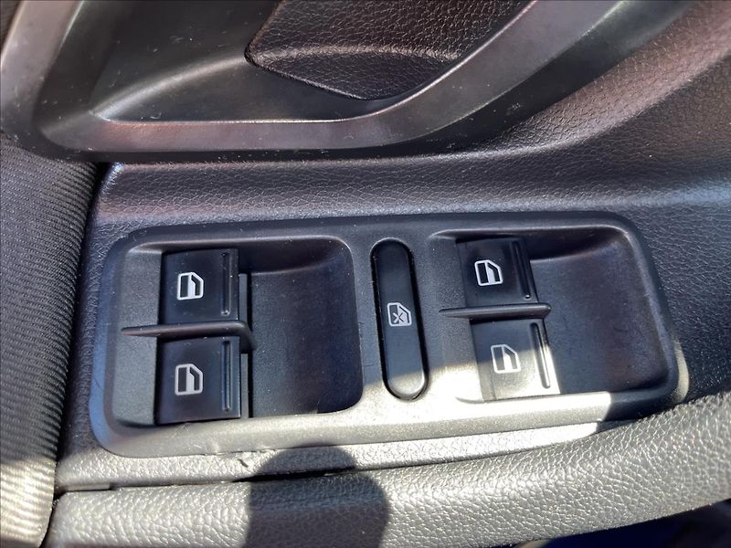 Škoda Fabia 1,6 TDi ČR KLIMA ALU 2 x KOLA - fotka 25 z 33
