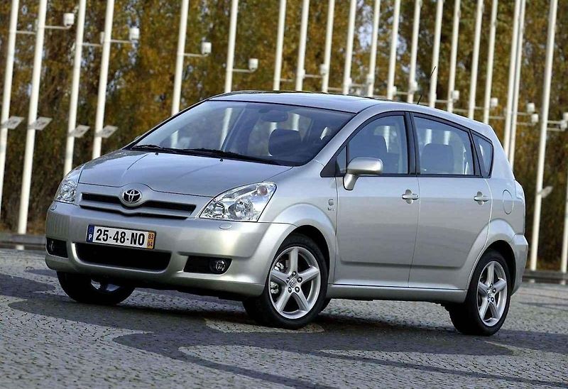Kromě klasických verzí modelu A4 jsou spolehlivé i verze Sportback a kupé