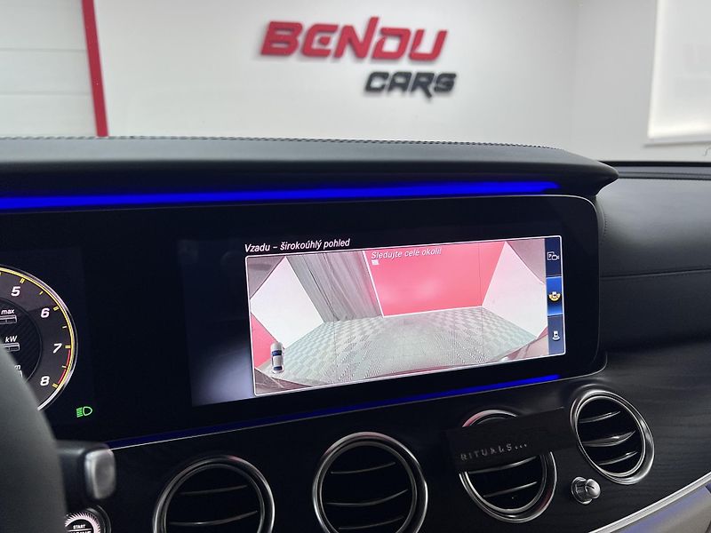 Mercedes-Benz Třídy E E 63s AMG, 4.0i 450 kW 113 Tkm - fotka 57 z 57