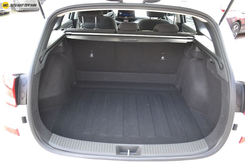 Hyundai i30 WG 1,5I MT SMART FL NAVI - fotka 15 z 45