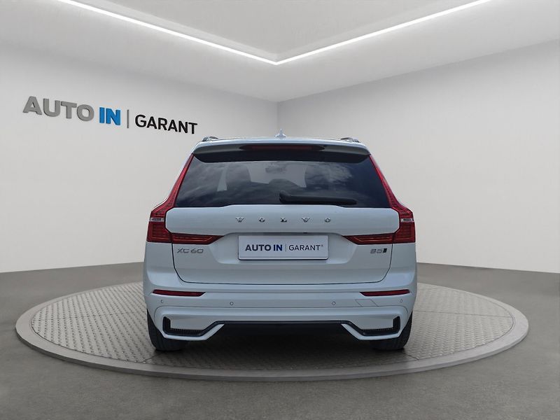 Volvo EX60 (2023) B5 AWD 2.0 MHEV 184kW, ČR, 1 M - fotka 6 z 28