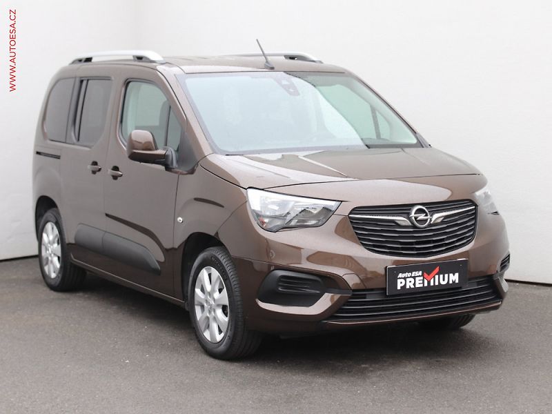 Opel Combo (2019) 1.2T, 2.maj,ČR, AC, tempo - fotka 1 z 3