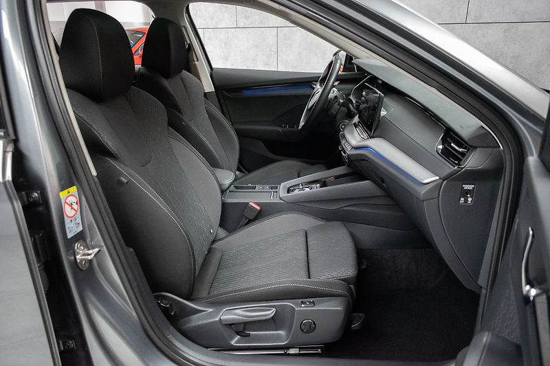 Škoda Octavia 2.0 TDI DSG*MASÁŽE*ACC*DPH* - fotka 12 z 38