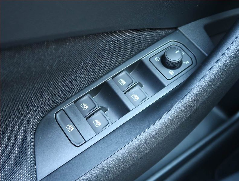 Škoda Kamiq (2026) 1.0 TSI - fotka 13 z 16