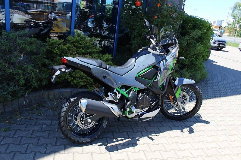Kawasaki KLE 500 (2026) SE 2026 SKLADEM - fotka 5 z 9