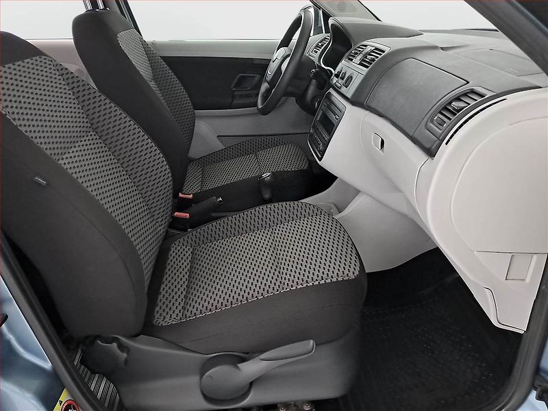 Škoda Fabia (2010) Ambition 1.2 12V, po STK - fotka 9 z 13