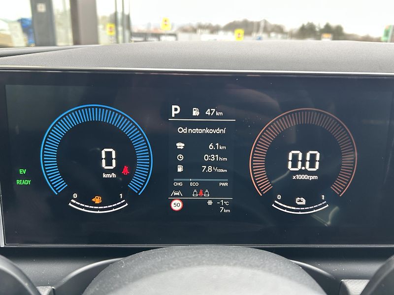 Hyundai Tucson 1,6 T-GDI PHEV 211kW SMART FL - fotka 22 z 34