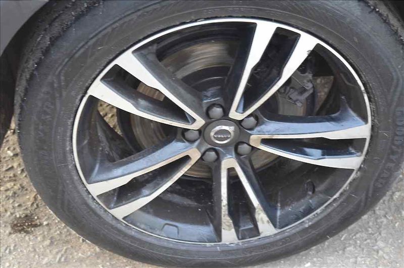 Volvo V90 (2017) CROSS COUNTRY D5 2,0 AWD - fotka 12 z 24