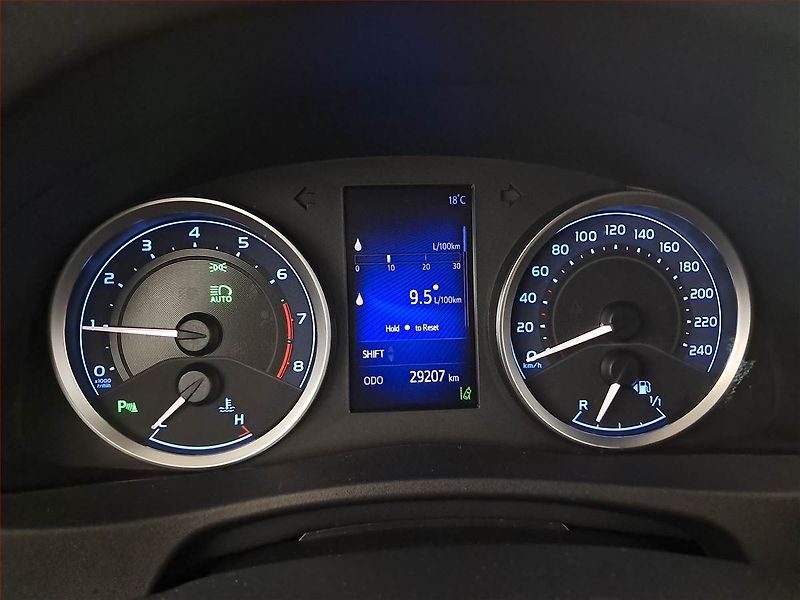 Toyota Corolla (2017) Style 1.6 Valvematic - fotka 11 z 20