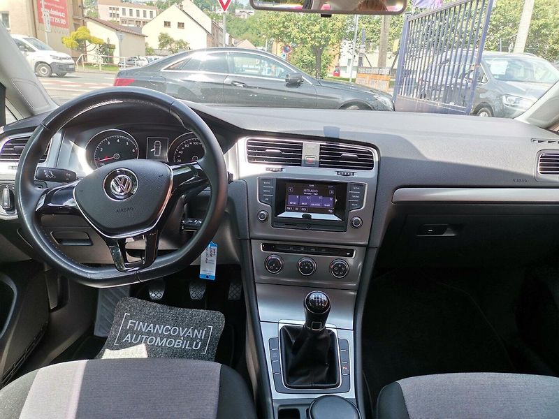 Volkswagen Golf Variant (2014) 1.2TSi 77kw PDC - fotka 11 z 27