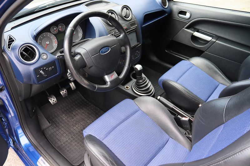 Ford Fiesta ST 2.0i 110kW - fotka 21 z 49