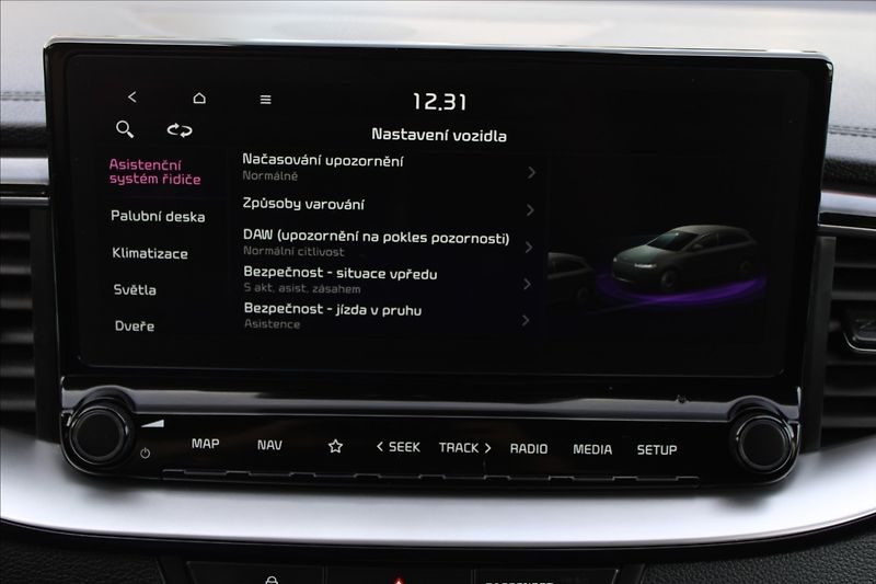 Kia XCeed 1,4 T-GDI  ČR,1MAJ,AUTOMAT,TOP - fotka 13 z 37