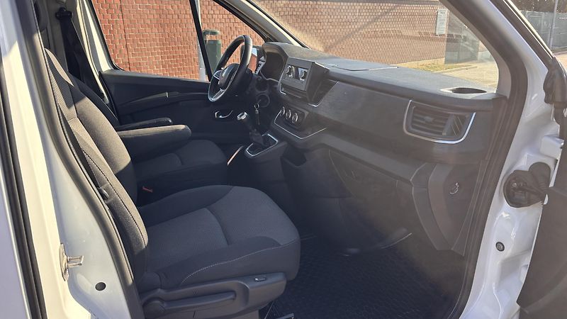Renault Trafic (2022) Renault Trafic 1majitel 5 míst - fotka 8 z 12
