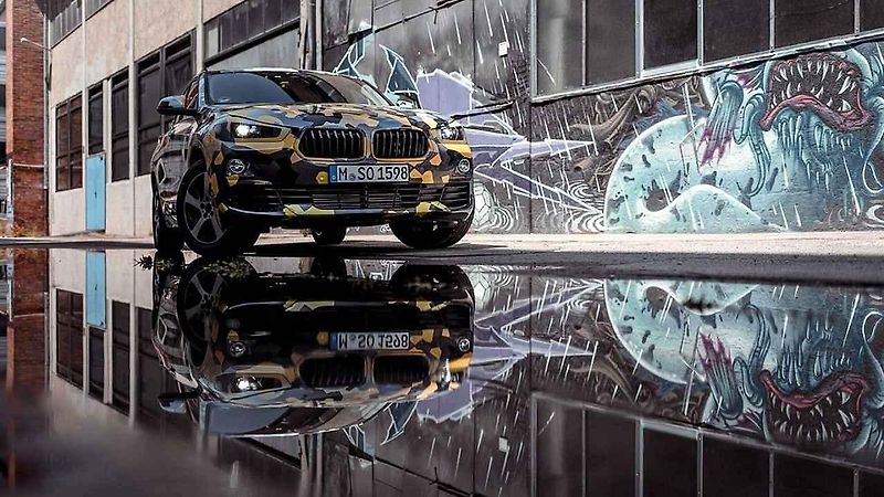 Maskovaný prototyp BMW X2.