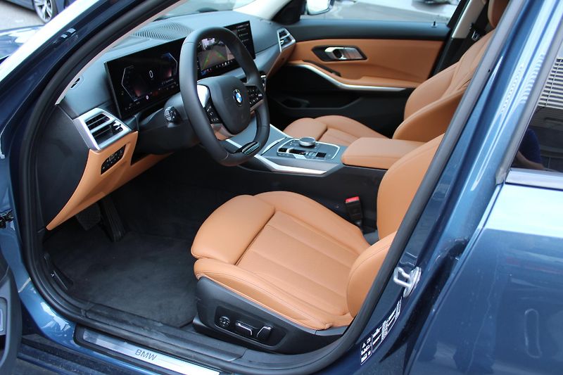 BMW Řada 3 320d xDrive Touring  - fotka 11 z 22