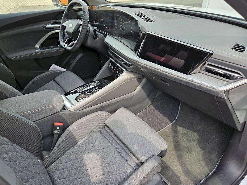 Audi Q5 (2025) TDI quattro 150kW - fotka 14 z 27