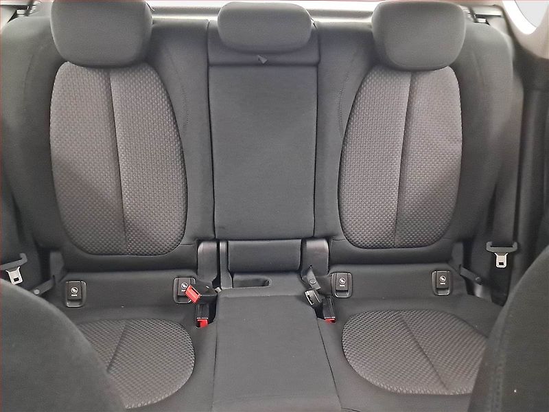BMW Řada 2 (2019) 216i Active Tourer, Serv.kniha - fotka 10 z 20