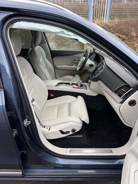 Volvo XC90 2,0D 173kW 4x4 Inscription - fotka 15 z 18