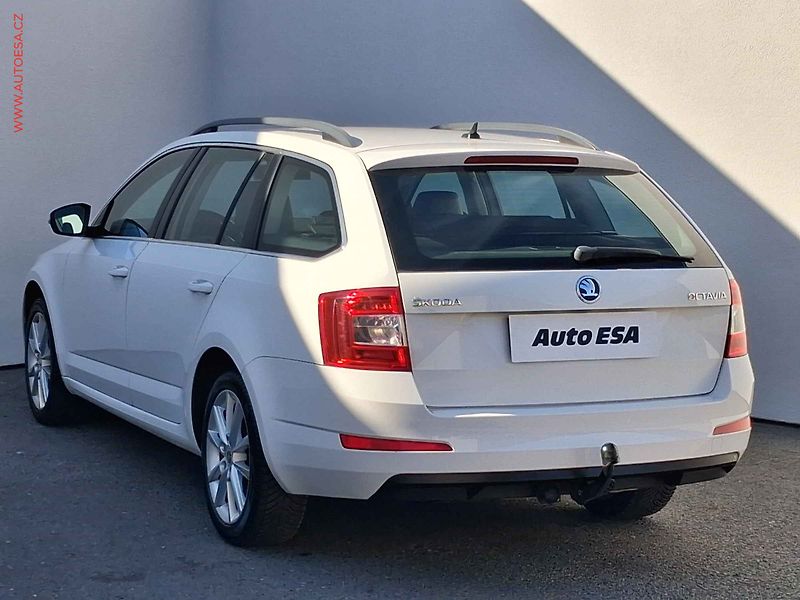 Škoda Octavia (2013) 1.6 TDi, Elegance, DSG, TZ - fotka 6 z 17