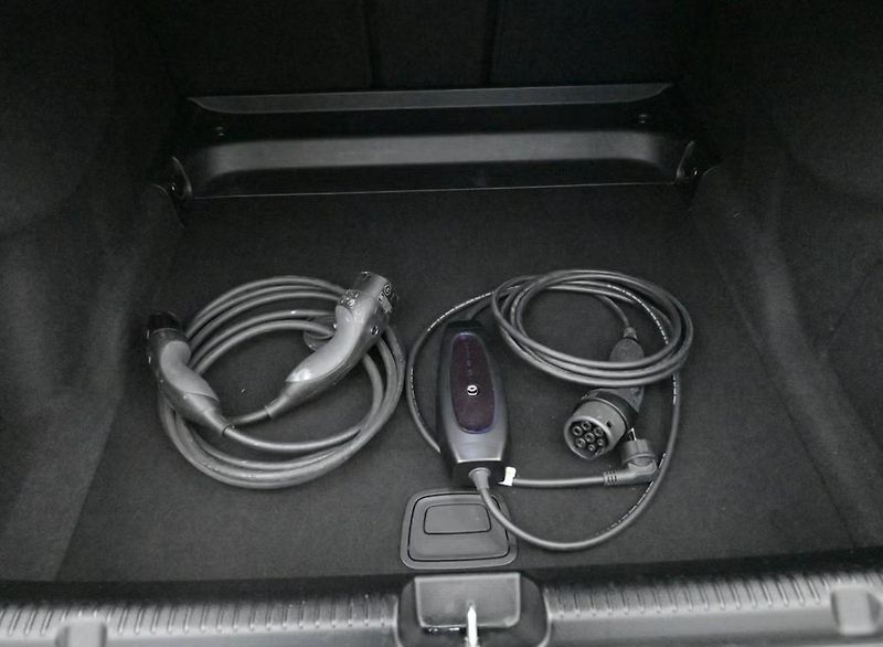 Mercedes-Benz EQE 350 AMG SoH 95% Kamera Ambient - fotka 21 z 26