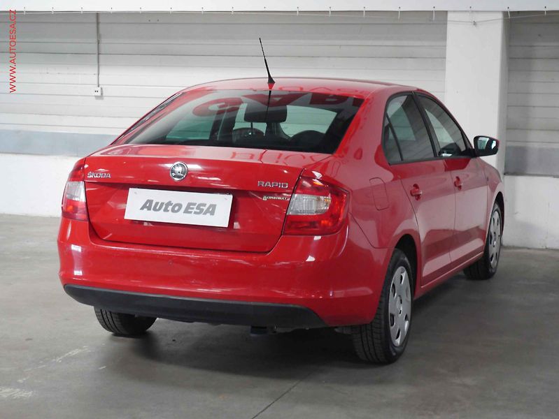 Škoda Rapid (2013) 1.6 TDI, 1.maj,ČR, Park. - fotka 6 z 14