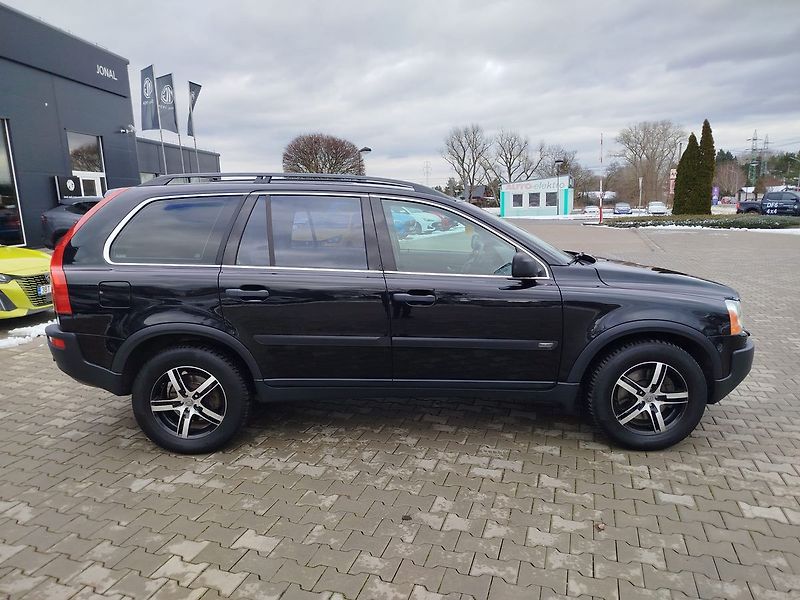 Volvo XC90 - fotka 26 z 28