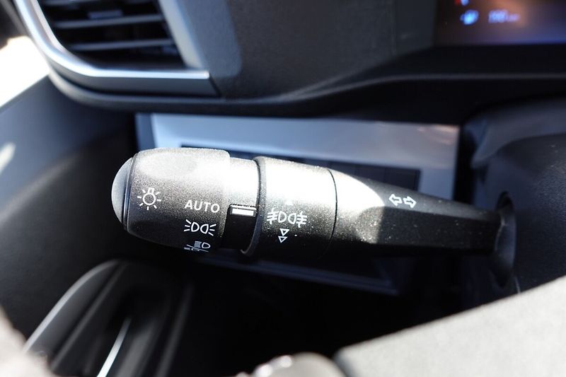 Toyota ProAce Verso 2.0L Diesel 144 PS 5D L1 6 MT - fotka 28 z 34