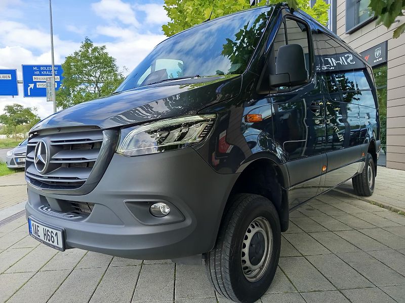 Mercedes-Benz Sprinter (2024) 319 CDI, 4x4, Tourer Select - fotka 7 z 29