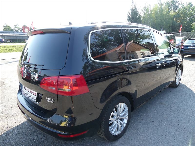 Volkswagen Sharan 2,0 TDi DSG STYLE serviska - fotka 9 z 48
