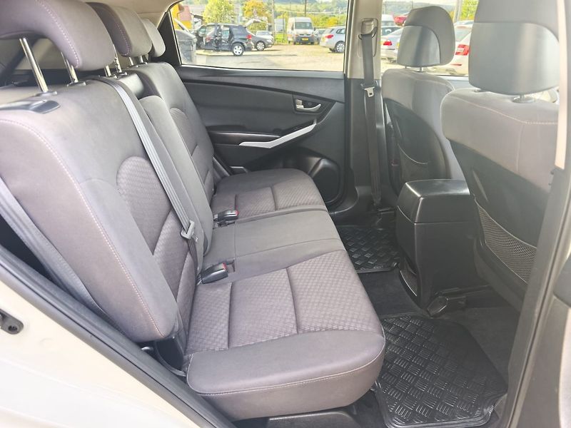 SsangYong Korando 2.0i Výhřev/1.Maj/NAVI - fotka 18 z 26