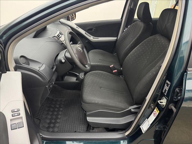 Toyota Yaris 1,3 64kW KLIMA ČR ZÁNOVNÍ LPG - fotka 19 z 23