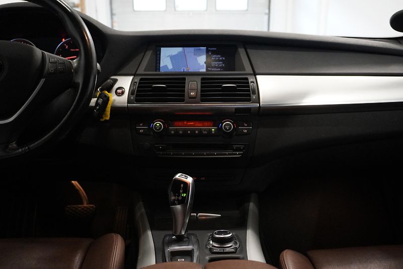 BMW X5 3.0d XDRIVE AUTOMAT - fotka 23 z 30