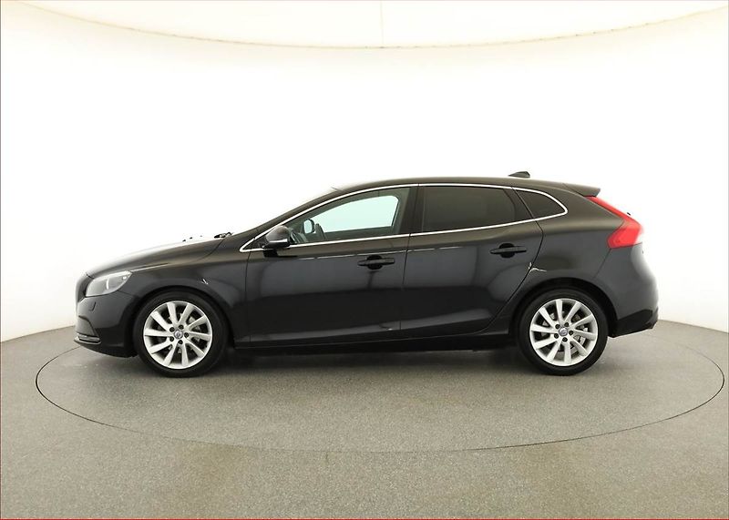Volvo V40 (2014) 1.6 D2, Serv.kniha, Navi - fotka 3 z 18