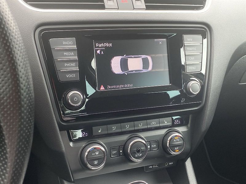 Škoda Octavia (2015) 2.0 TDI Elegance - fotka 14 z 30