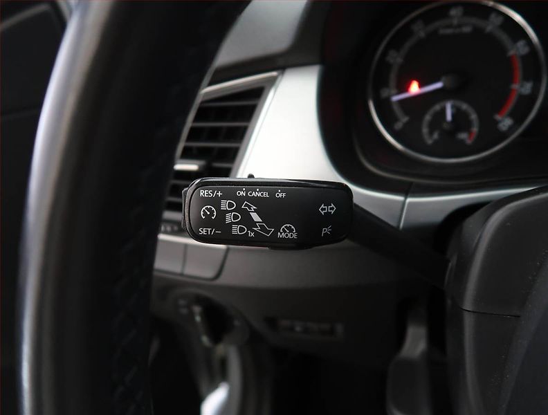 Škoda Fabia (2018) Ambition 1.0, Serv.kniha - fotka 16 z 19