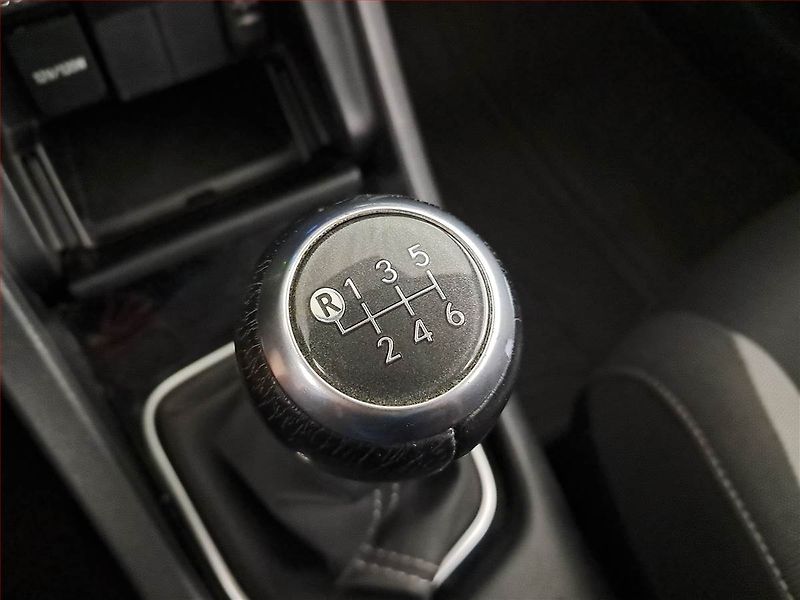 Toyota Auris (2016) 1.6 Valvematic, ČR,1.maj - fotka 13 z 15
