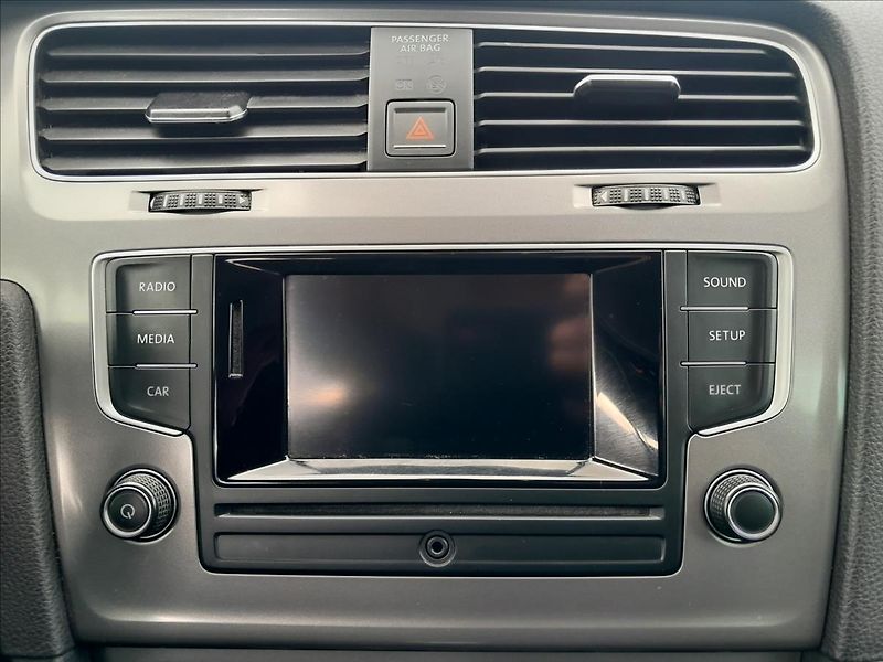 Volkswagen Golf VII 1,2 TSI 81kW LOUNGE - fotka 37 z 60