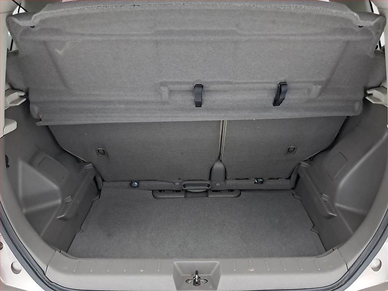 Nissan Note (2006) 1.5 dCi, oblíbený vůz - fotka 13 z 16