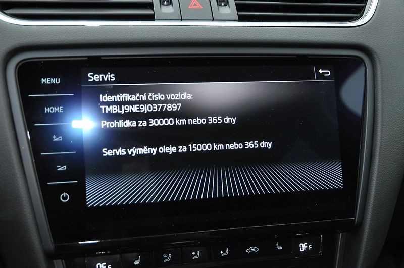 Škoda Octavia 2.0TDi 110kW 4x4 KOMBI A/T - fotka 18 z 25