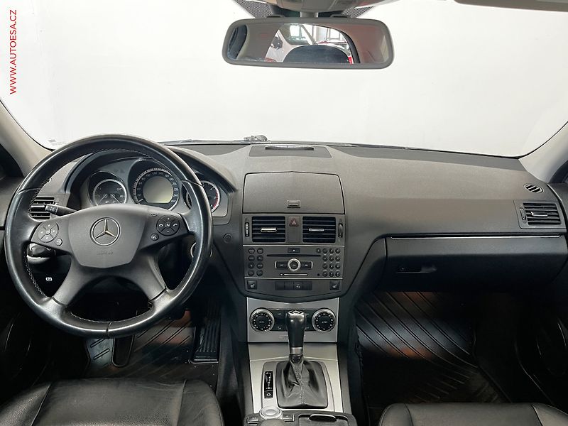 Mercedes-Benz Třídy C (2010) 3.0 CDi C350, AT, TZ - fotka 8 z 16