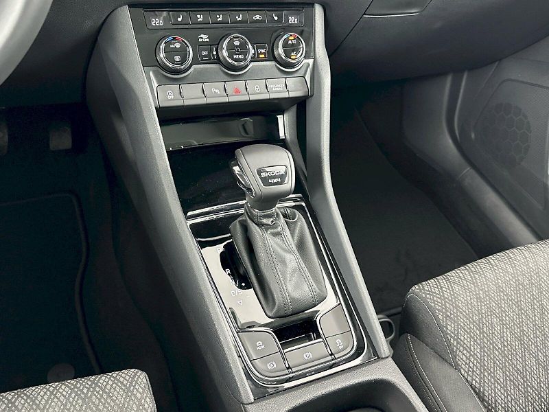 Škoda Karoq (2025) DSG 2.0TDI 110kW 4x4 Top Selec - fotka 19 z 29