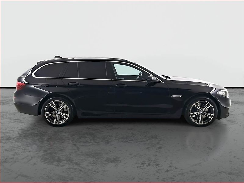 BMW Řada 5 (2014) 525d xDrive, 4X4, Automat - fotka 6 z 24