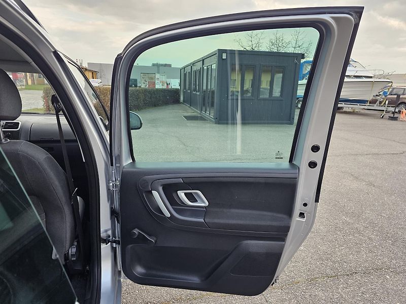 Škoda Roomster 1.6 16v,KLIMA,NOVÉ ROZVODY - fotka 23 z 35