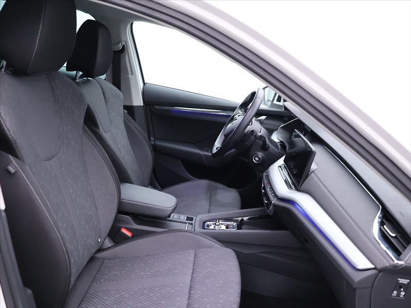 Škoda Octavia 2,0 TDI DSG Style Matrix DPH - fotka 12 z 34