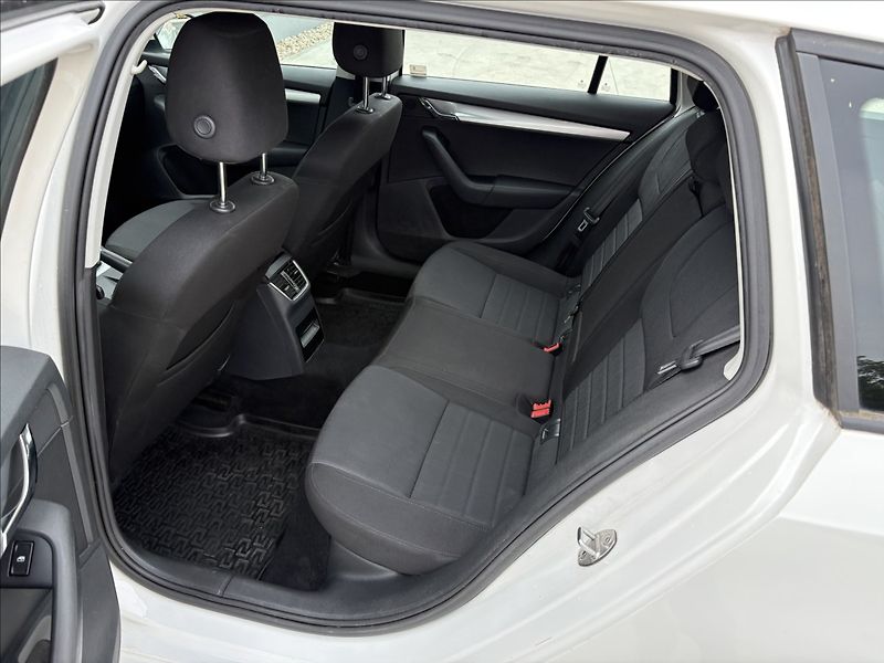 Škoda Octavia 2,0 TDI 110 KW MANUAL STYLE CZ - fotka 21 z 24